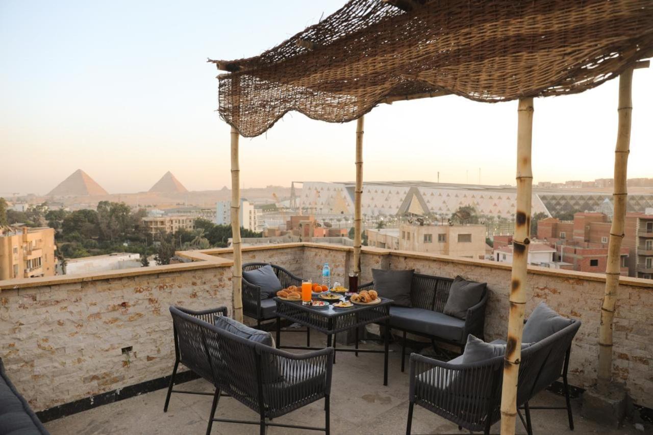 King Tout Hotel Pyramids View Cairo Exterior photo