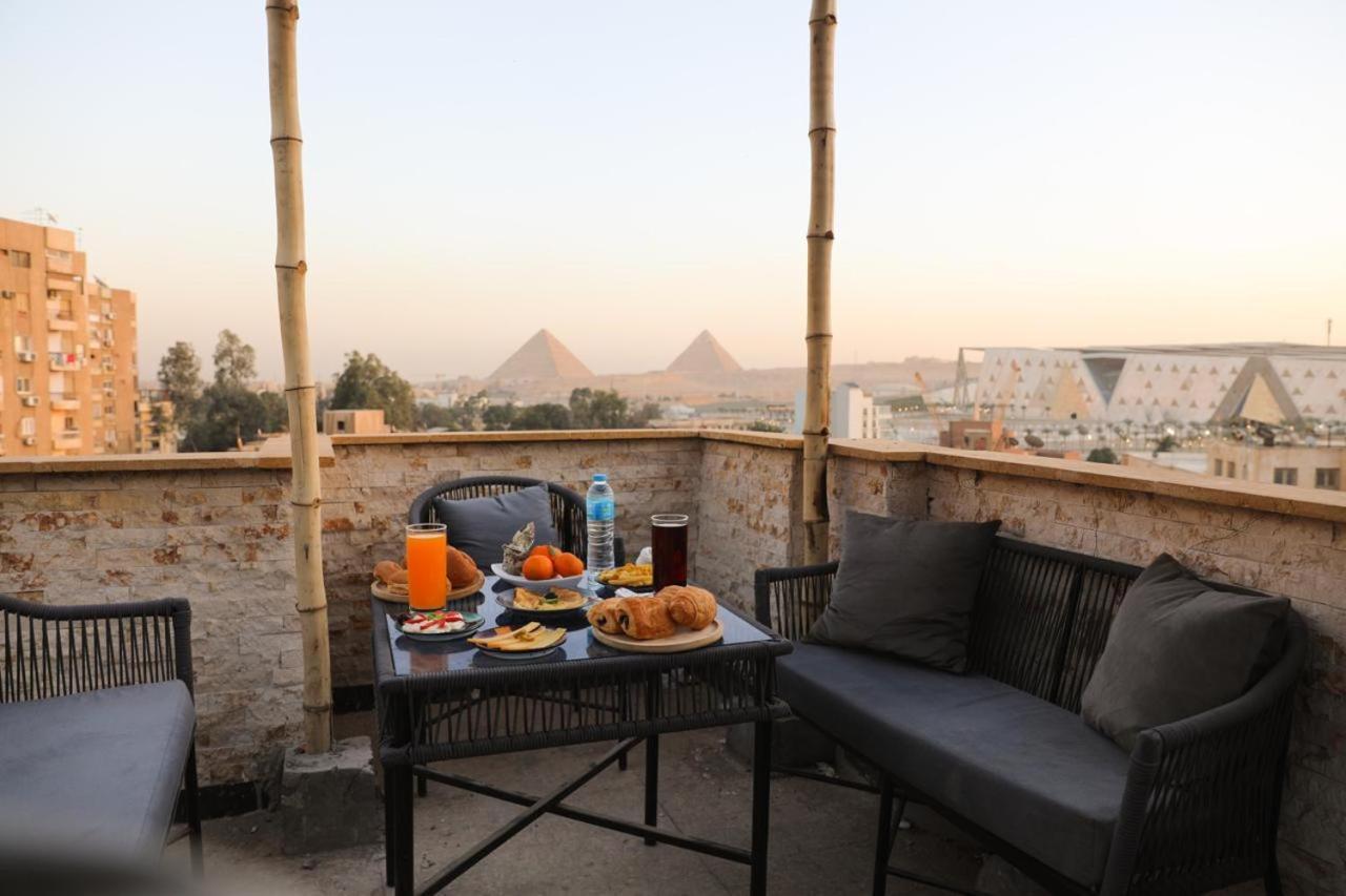 King Tout Hotel Pyramids View Cairo Exterior photo