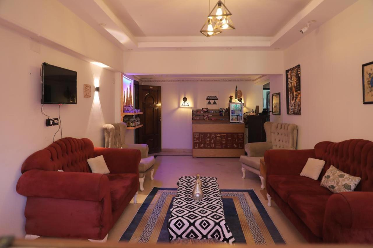 King Tout Hotel Pyramids View Cairo Exterior photo