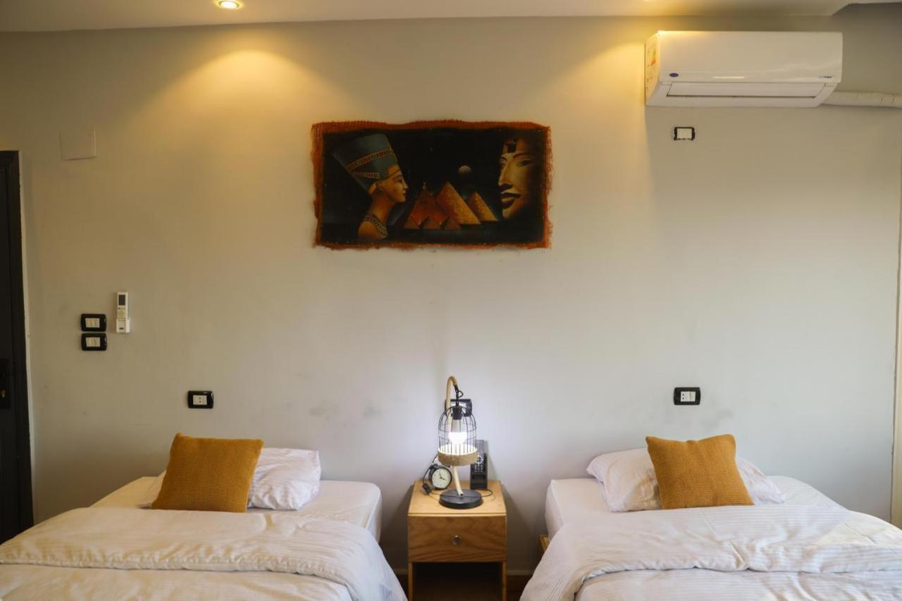 King Tout Hotel Pyramids View Cairo Exterior photo